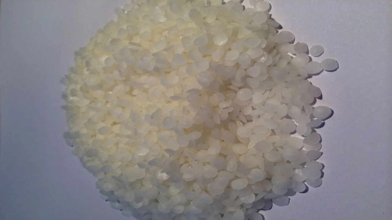 white-beeswax-granule
